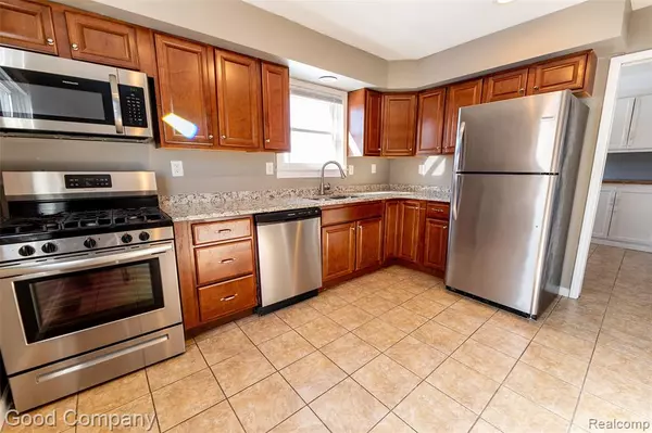 Taylor, MI 48180 3418,9312 Pine Street