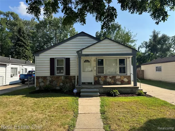 2128 Garrick Avenue, Warren, MI 48091