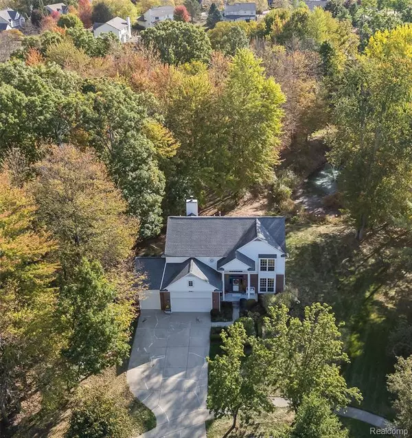 Commerce Twp, MI 48382 1586,2360 Glenwood Court