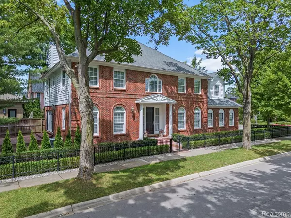 Birmingham, MI 48009 1944,788 S BATES Street