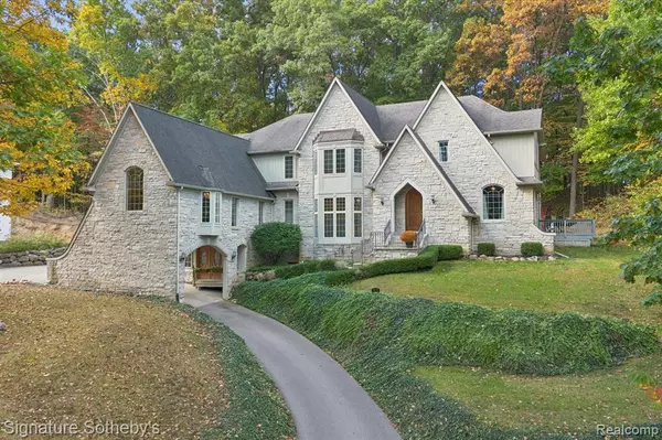 6705 COLLEGE Park, Clarkston, MI 48346 1067