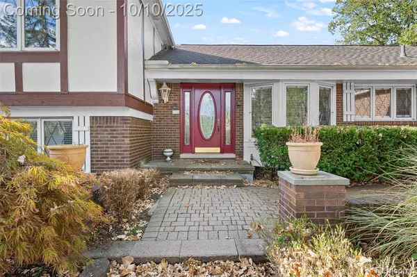 Livonia, MI 48152 4814,35330 Lancashire Court
