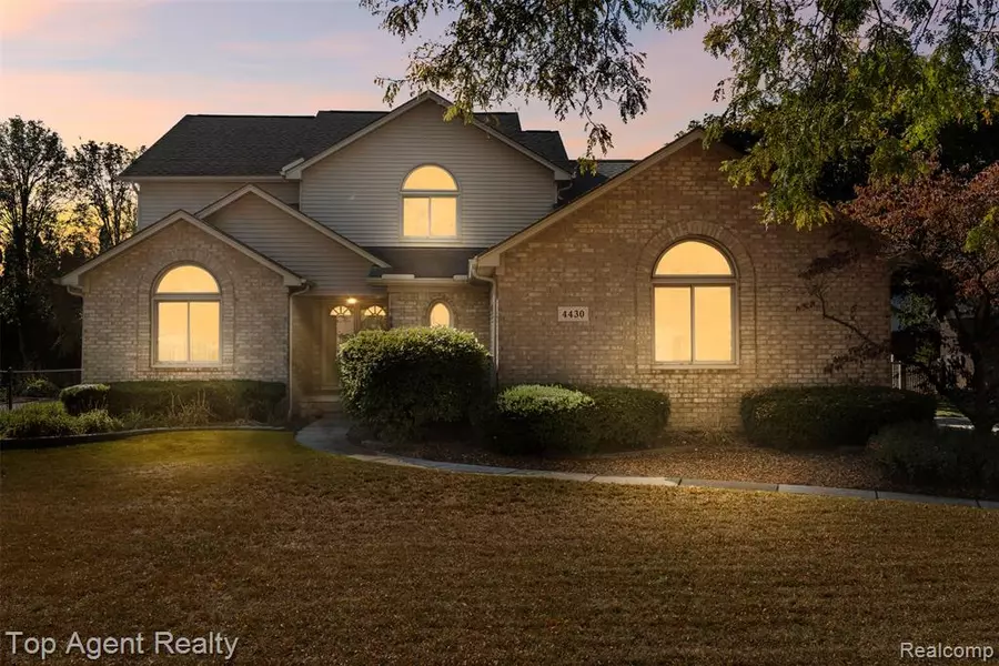 4430 Bayleaf Drive, Sterling Heights, MI 48314 4023