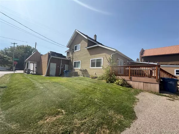 Davison, MI 48423 1060,320 W Flint Street