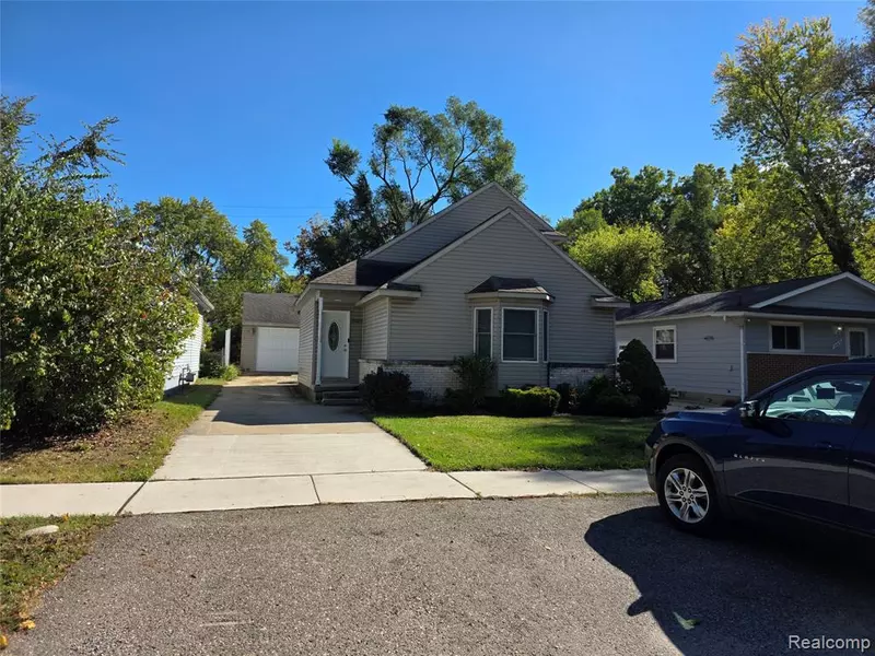 18626 Inkster Road, Redford, MI 48240 2044