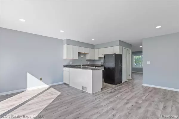 Sterling Heights, MI 48312 1628,13470 Denver Circle