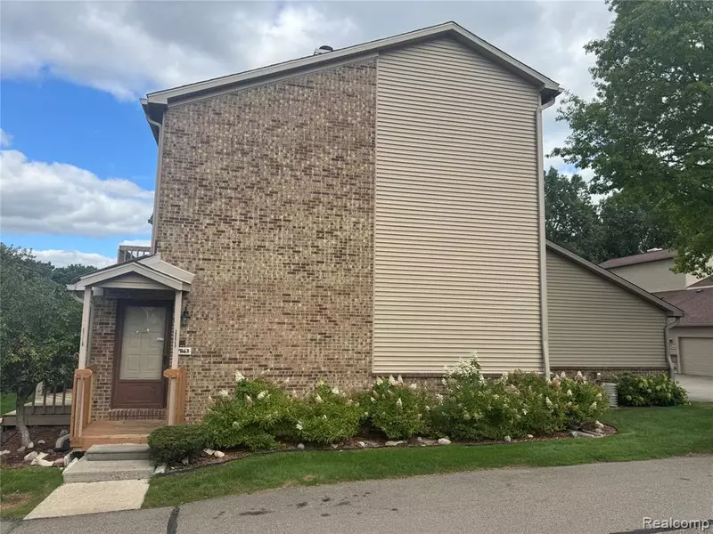 7863 Woodingham, West Bloomfield, MI 48322 2616