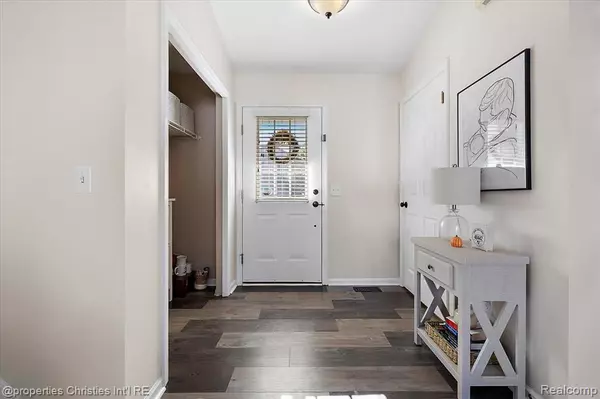 Holly, MI 48442 9344,10217 Meadow Crest Court