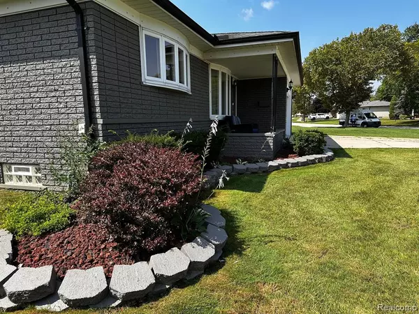 Sterling Heights, MI 48310 6340,33665 Kennedy Drive