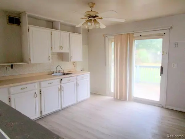 Roseville, MI 48066 7114,26140 Nagel Street