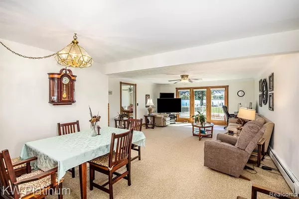 Harsens Island, MI 48028 9547,3292 S Channel Drive