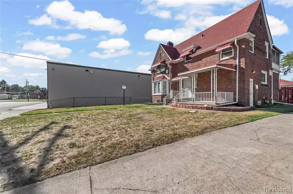 Detroit, MI 48221 2532,17127 Woodingham Drive