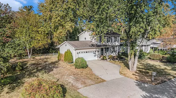 Lake Orion, MI 48362 2870,980 Sherry Drive