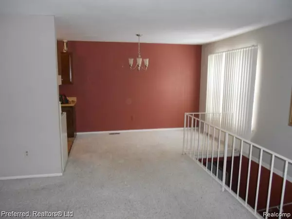 Novi, MI 48375 4535,22812 TALFORD Street