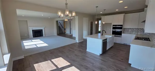 Shelby Twp, MI 48315 6710,55590 Laurel Oaks Lane