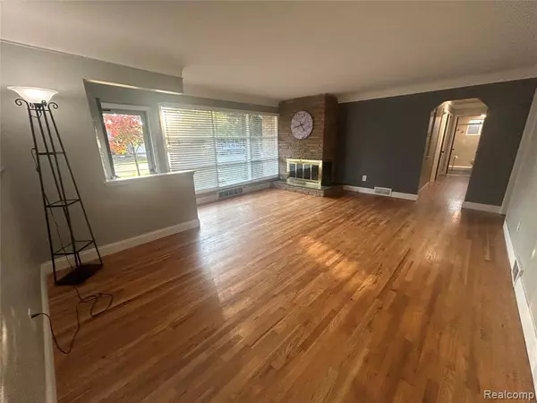 Utica, MI 48317 5829,45449 Sterritt Street