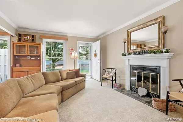Walled Lake, MI 48390 2587,2038 Hidden Meadows Drive