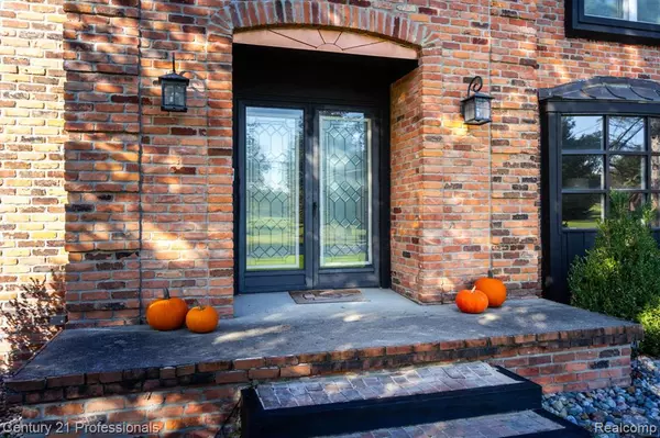 Grand Blanc, MI 48439 9513,9418 Oakmont Drive