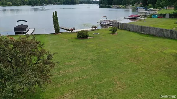 Clarkston, MI 48348 2035,9920 Sashabaw Road