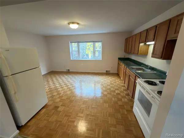 Grosse Pointe Park, MI 48230 2706,846 Beaconsfield Unit 3 Avenue
