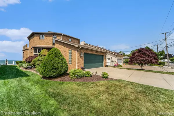 Harrison Twp, MI 48045 1481,32315 N River Road