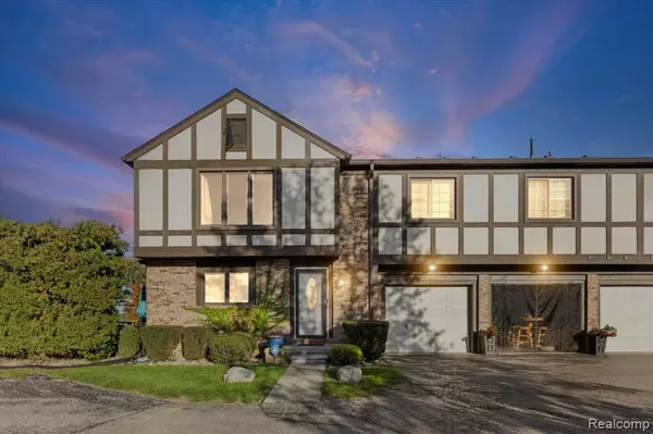 Saint Clair Shores, MI 48082 2010,203 Lac Sainte Claire Drive