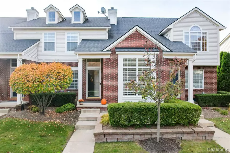 31204 Alexa Drive, Commerce Twp, MI 48390 5851