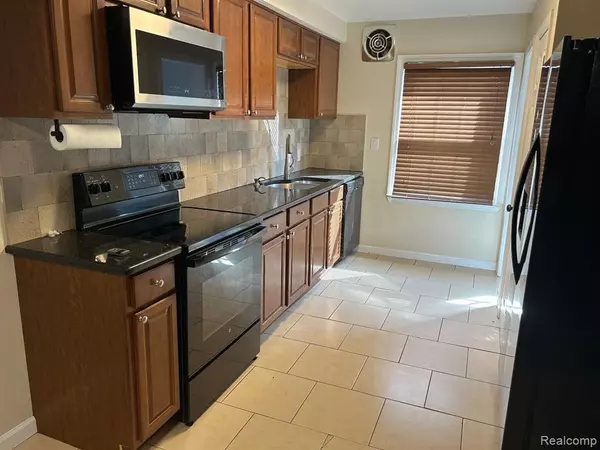 Dearborn, MI 48124 4219,18216 Audette Street