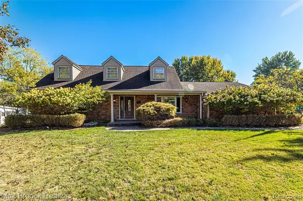 5605 Woodwind Drive, Bloomfield Hills, MI 48301 1067