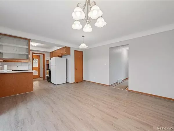 Warren, MI 48091 4052,26723 Menge Court