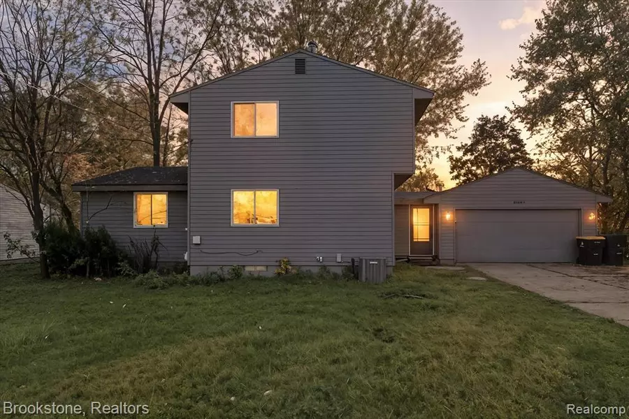 6004 Gibson Avenue, East Lansing, MI 48823 1532