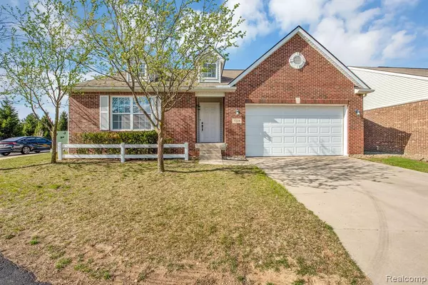 7223 N CENTRAL Park, Shelby Twp, MI 48317 6358