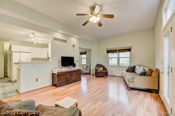 Farmington Hills, MI 48336 3632,22723 Middlebelt Road