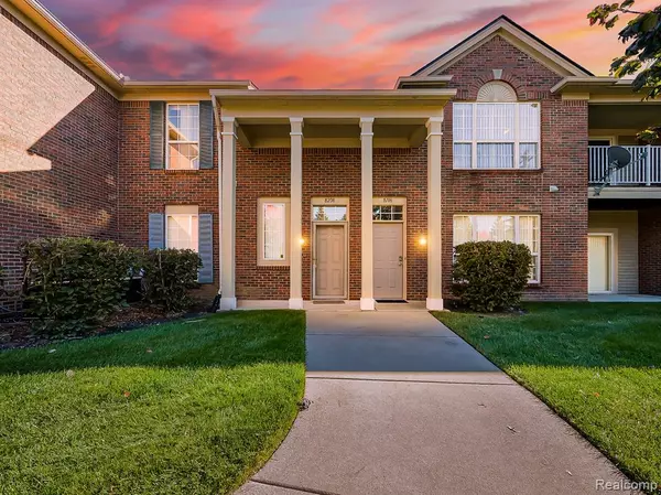 8208 Chesapeake Circle, Commerce Twp, MI 48390 5903