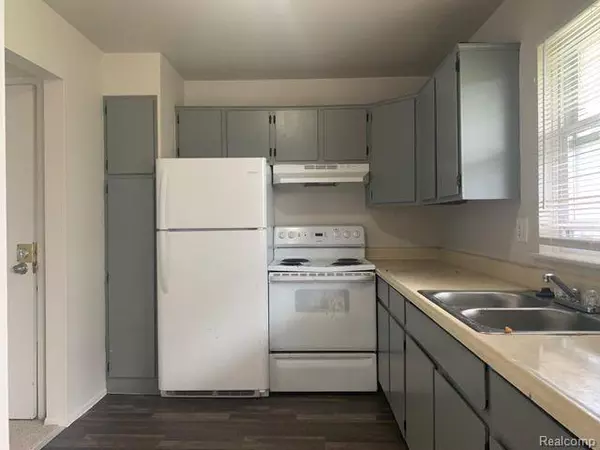 Allen Park, MI 48101 3449,19300 WICK Road