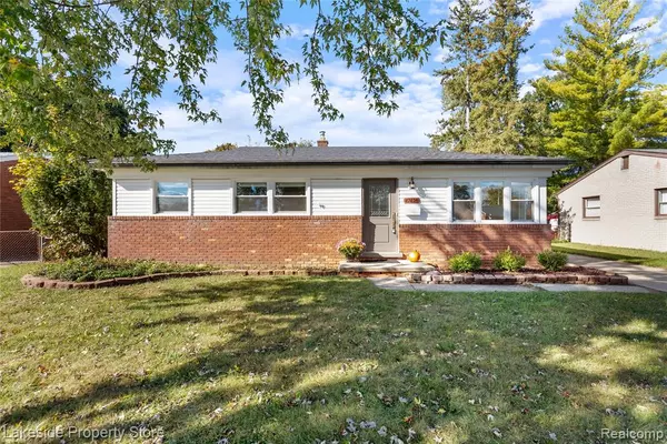 47425 Jeffry, Shelby Twp, MI 48317 2926