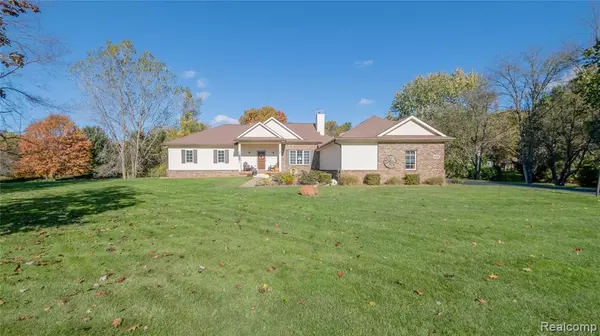 White Lake, MI 48383 1199,6090 Raphael Court