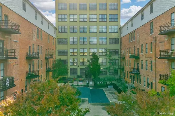 6533 E Jefferson Avenue, Detroit, MI 48207