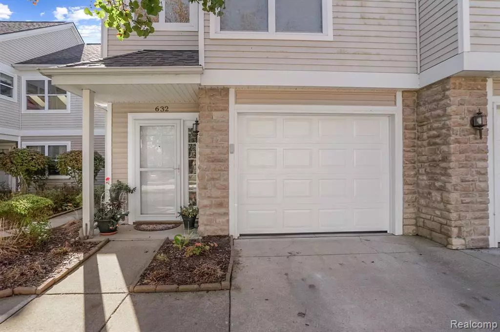 Chelsea, MI 48118 1470,632 Riverstone Lane