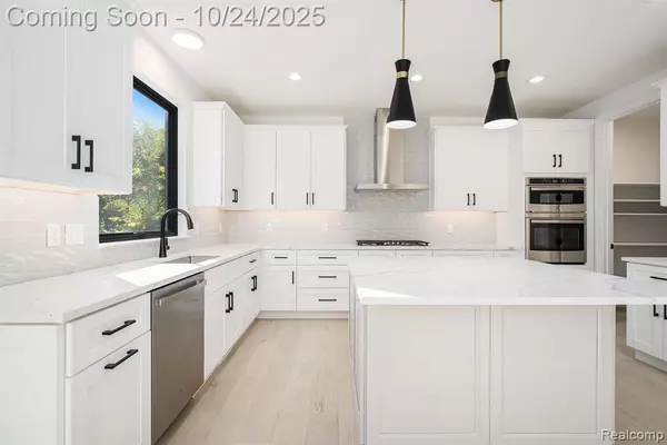 Ann Arbor, MI 48103 3162,822 Brooks Street