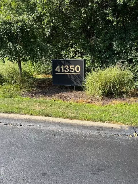 Bloomfield Hills, MI 48304 5135,41350 N Woodward Avenue