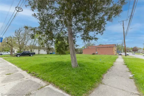 Pontiac, MI 48341 2025,8 Myra Avenue