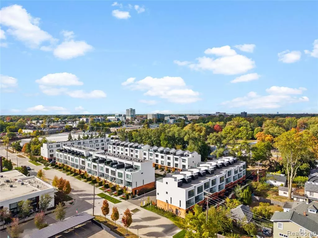 Royal Oak, MI 48067,533 E Harrison Avenue