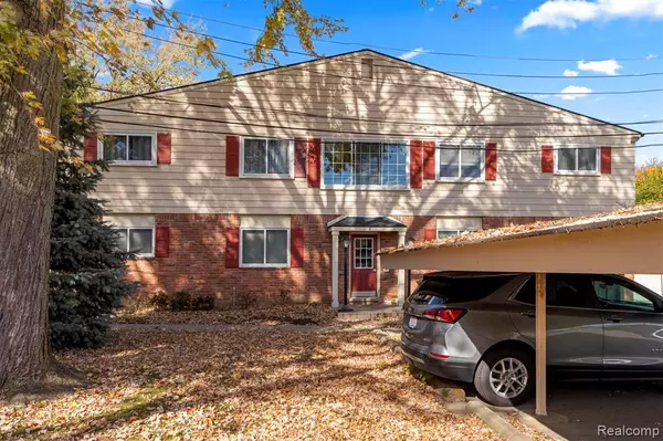 Clawson, MI 48017 1184,705 W Maple Road