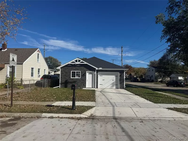 24500 Lambrecht Avenue, Eastpointe, MI 48021 1214