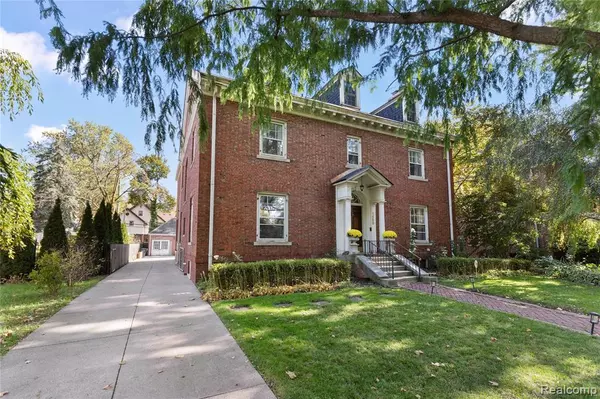 Detroit, MI 48214 2716,1450 Iroquois Street