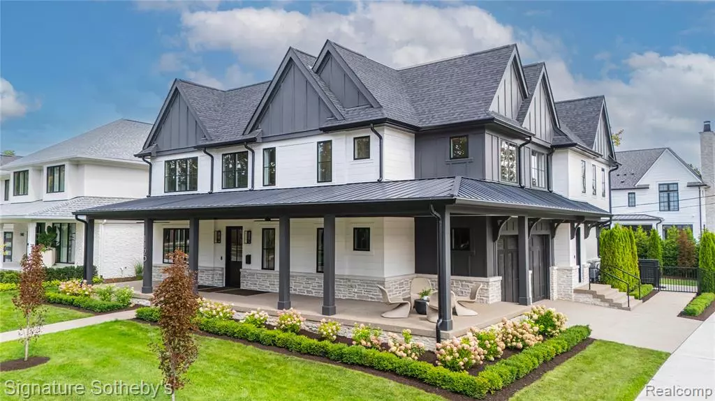 Birmingham, MI 48009 1016,1120 Lyonhurst Street