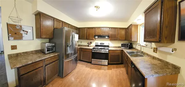 Brighton, MI 48116 9572,10584 Kenrich Drive