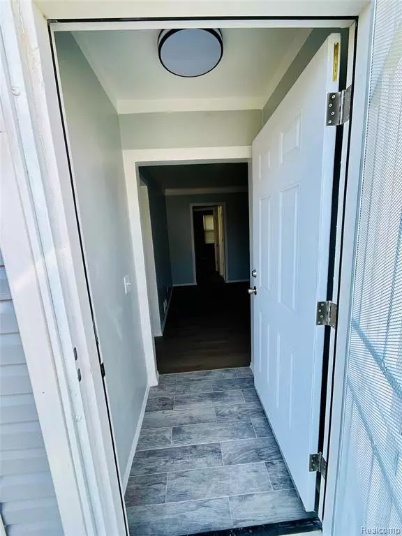 Detroit, MI 48228 2159,9163 Winthrop Street