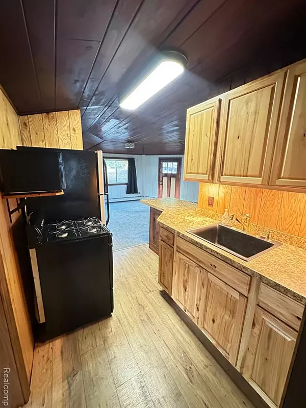 Waterford, MI 48327 3136,941 Shoshone Circle